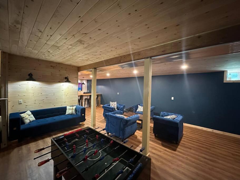 Nature's Cozy House Retreat Holiday home Long Pond